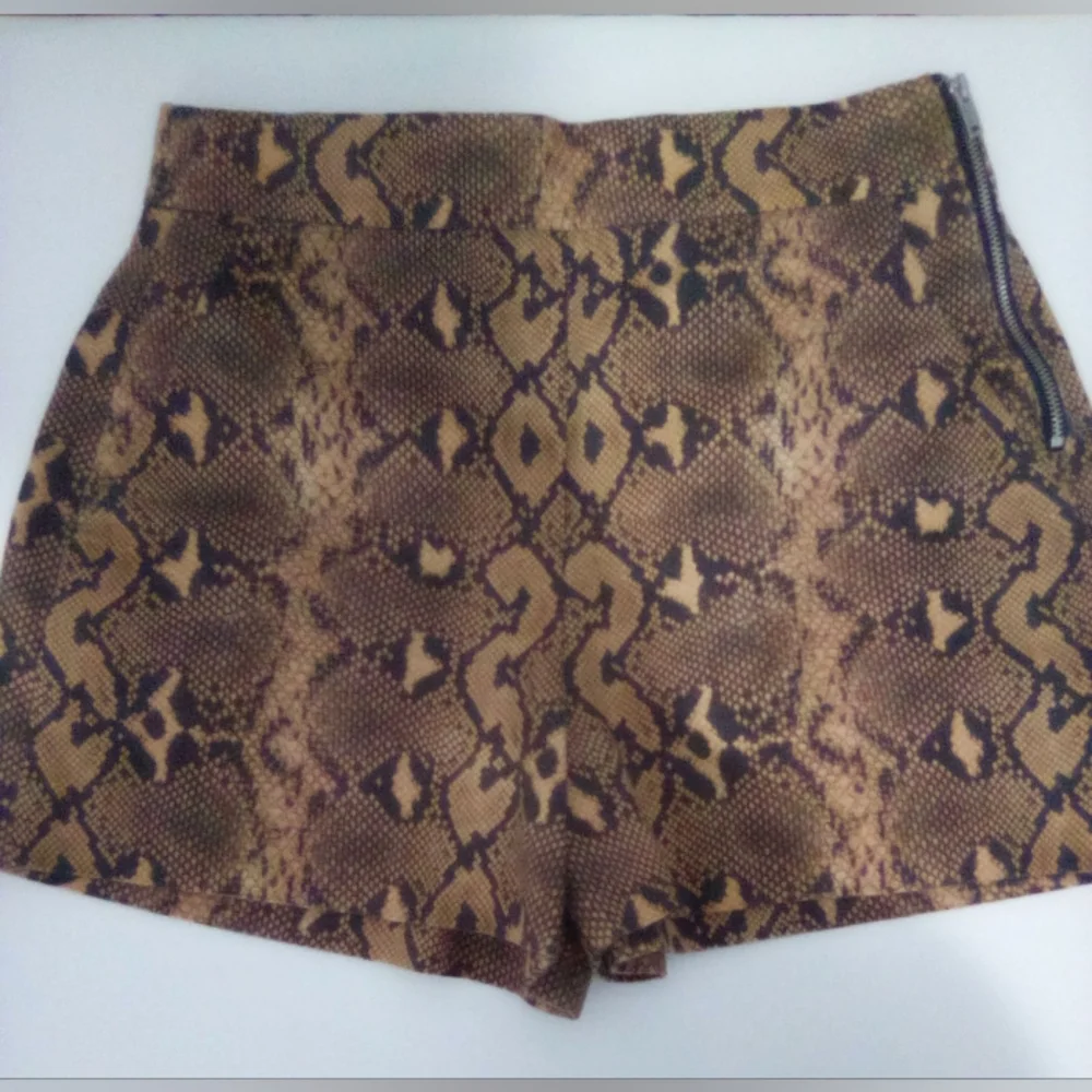 Zara Woman Animal Print 100% Cotton Short Size S